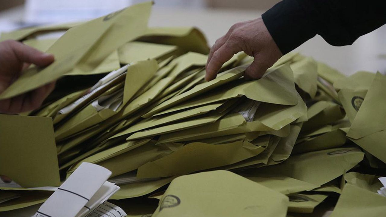 AK Parti neden oy kaybetti? Çarpıcı anket sonuçları