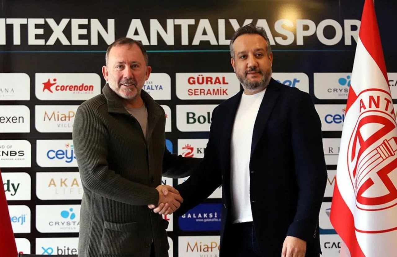 Beşiktaş'ta Sergen Yalçın gelişmesi! Haber bekliyor