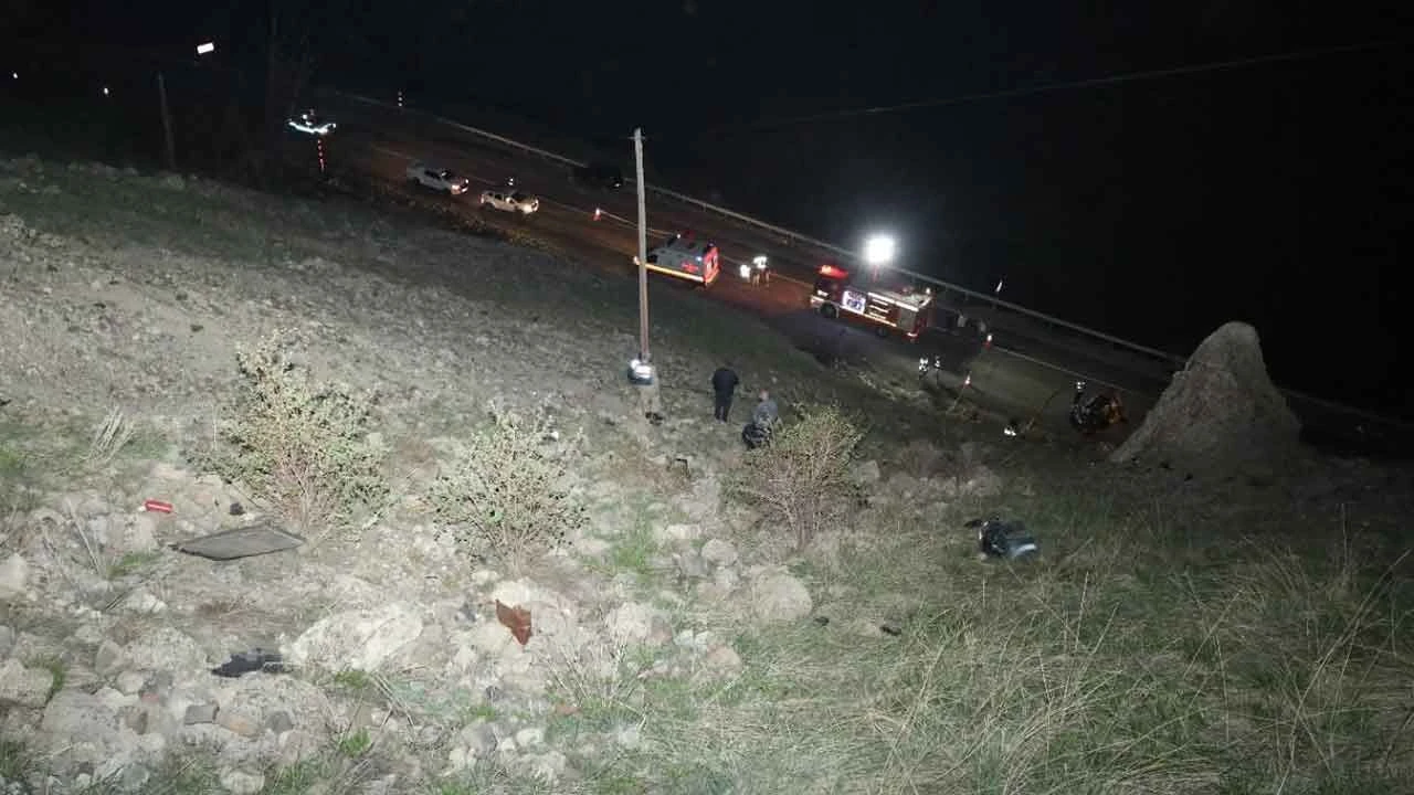 Erzurum'da otomobil takla attı: 3 ölü, 2 yaralı