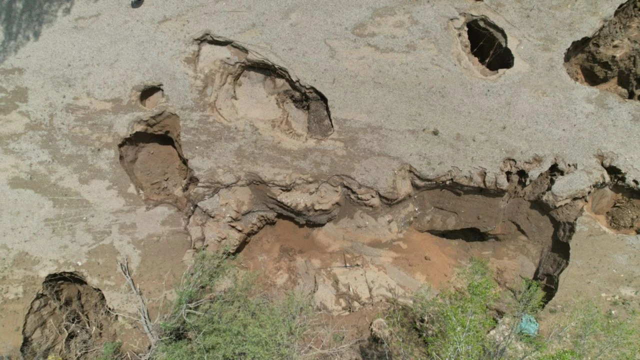 Konya delik deşik oldu! Korku filmlerini aratmayan 15 obruk vatandaşı tedirgin etti - 4. Resim