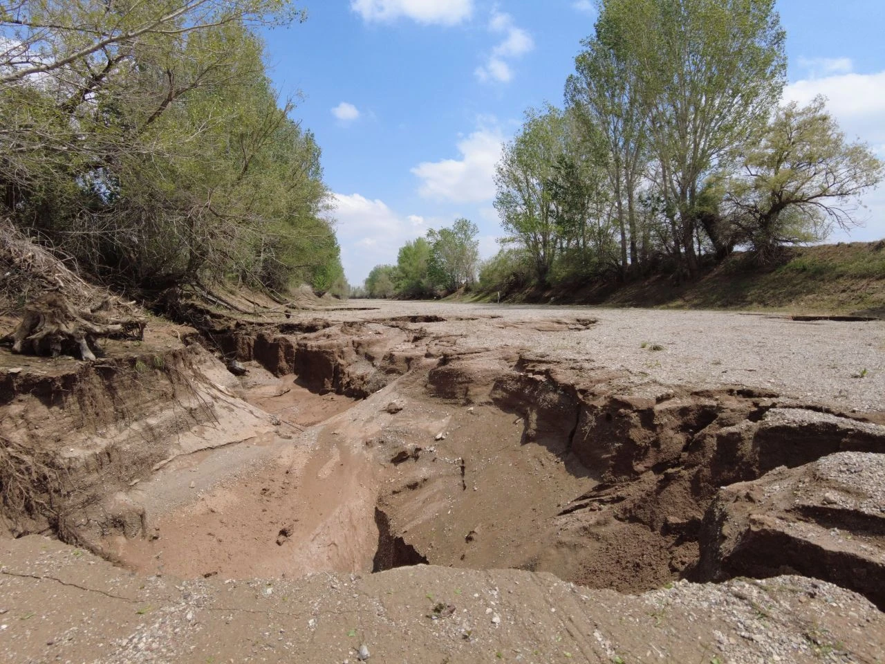 Konya delik deşik oldu! Korku filmlerini aratmayan 15 obruk vatandaşı tedirgin etti - 3. Resim