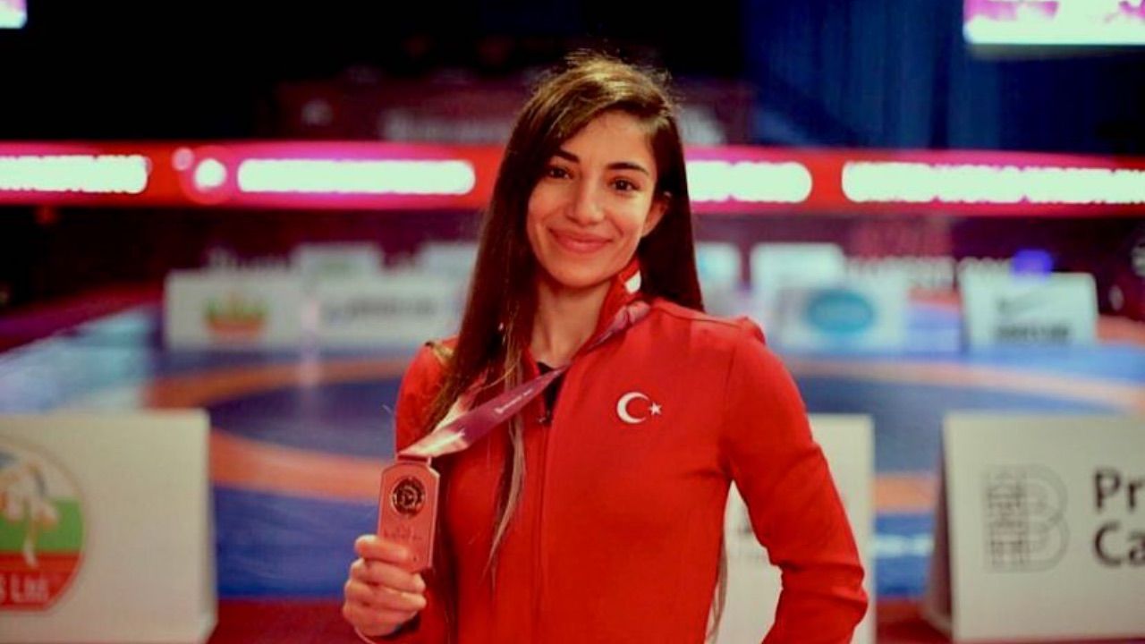 Milli kadın güreşçi Evin Demirhan Yavuz Olimpiyatlarda! Evin Demirhan Yavuz’un hayatı ve kariyeri