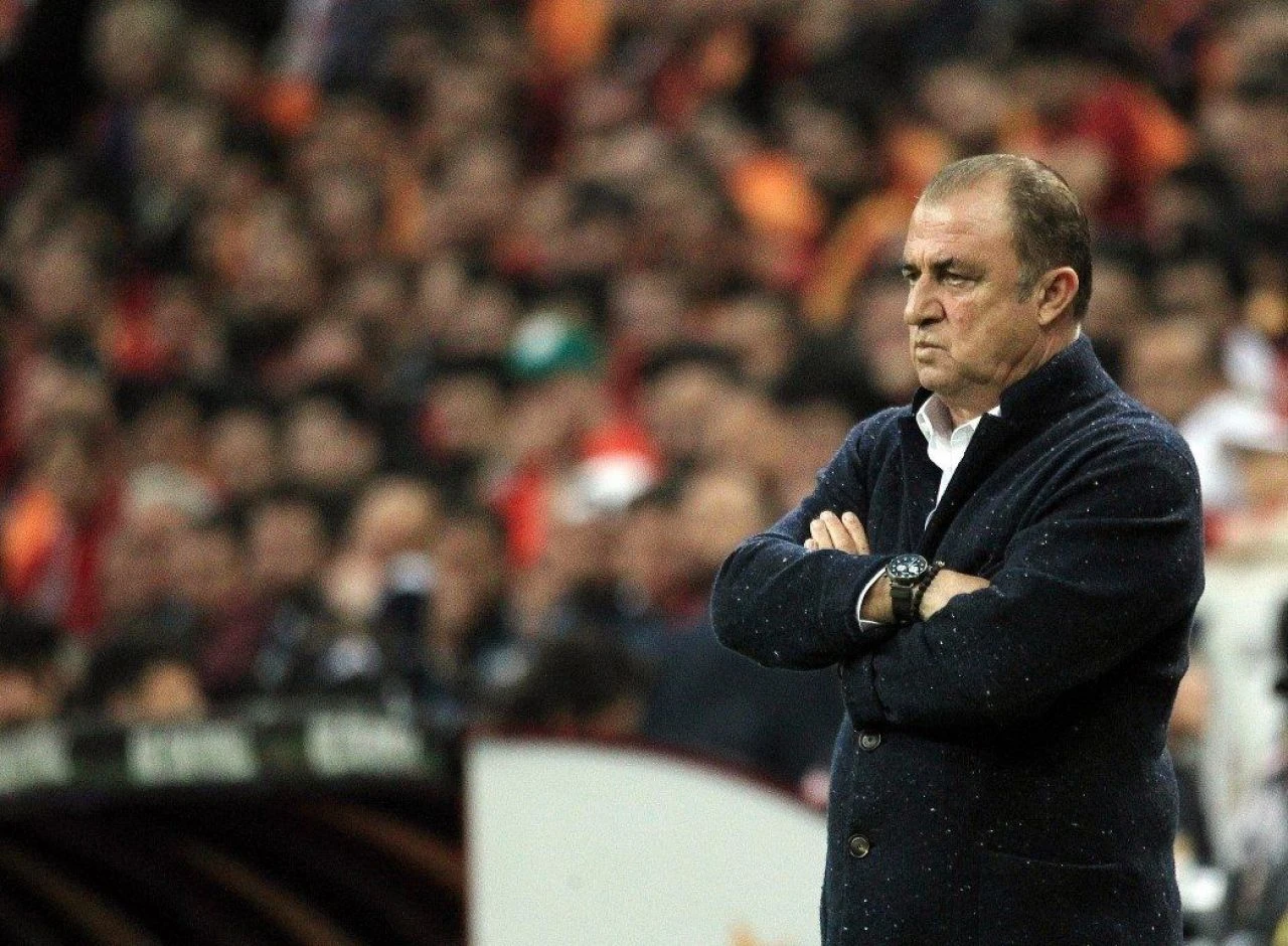 Sahaya telefon fırlatan Fatih Terim'den ilk açıklama! Fatih Terim Panathinaikos'u bırakacak mı? - 1. Resim