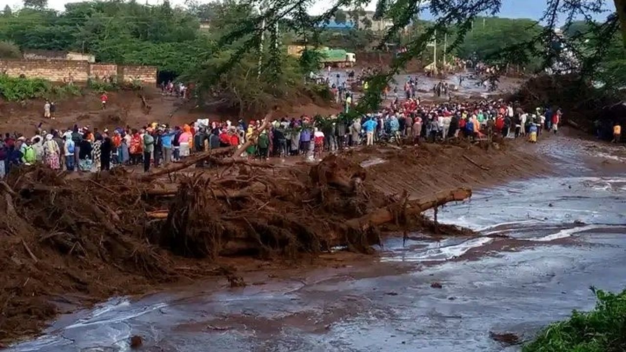 Şiddetli yağışların bedeli ağır oldu! Kenya&#039;da çöken baraj 42 kişinin ölümüne yol açtı