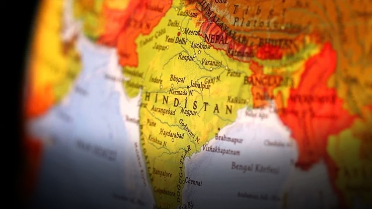 Hindistan&#039;da heyelan felaketi: Çok sayıda ölü var
