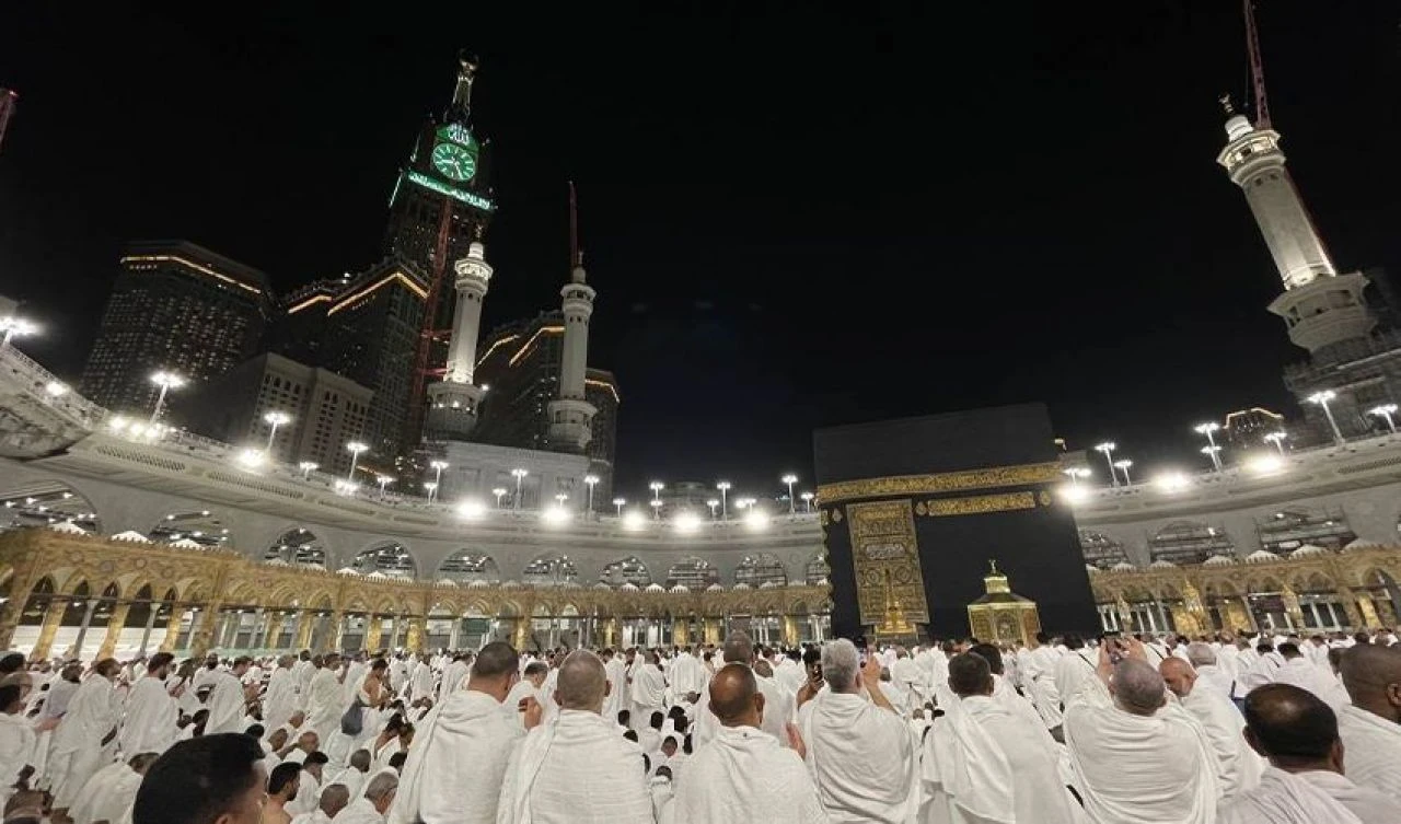 Kurban bayramı öncesinde Mescid-i Haram'daki yoğunluk arttı! Uzmanlardan uyarı geldi