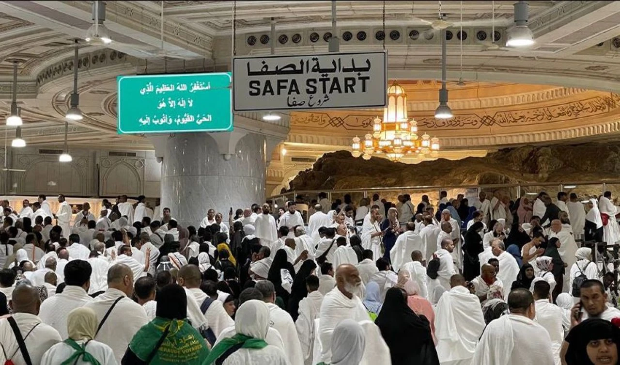 Kurban bayramı öncesinde Mescid-i Haram'daki yoğunluk arttı! Uzmanlardan uyarı geldi