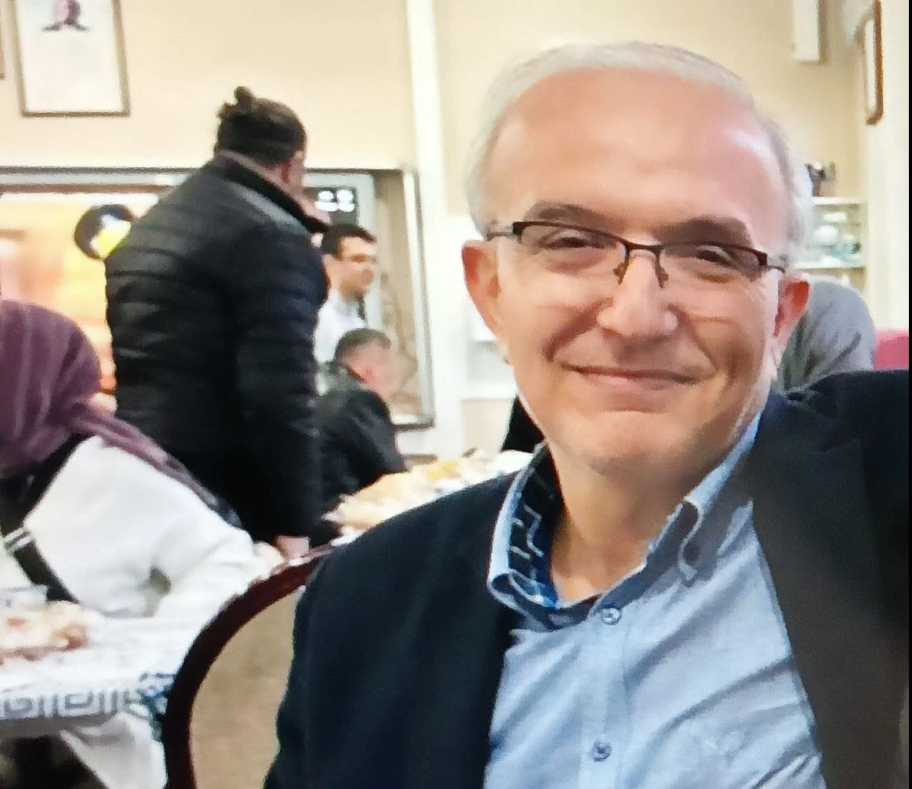 Pusu kuran öğrenci, öğretmenini bıçakladı: Dehşet anları kamerada