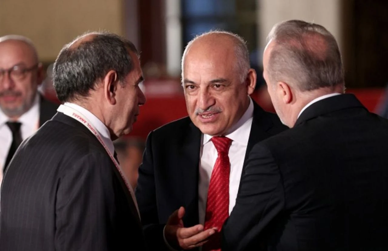 Süper Lig ekibinden Dursun Özbek'e Mehmet Büyükekşi tepkisi: "Sahiplenmeni istemiyoruz!"