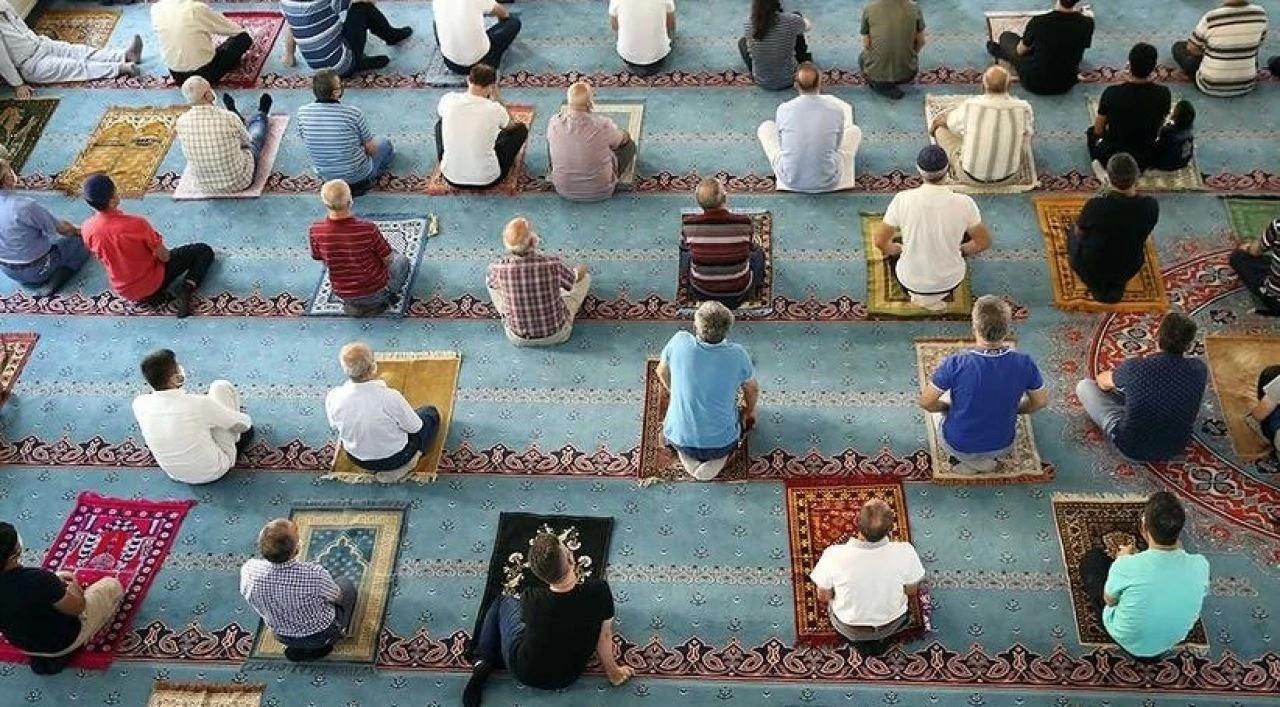 16 Haziran 2024 Pazar günü olan Kurban Bayramı namazını İstanbul Ümraniye ve Pendik ilçeleri 06.11’de kılacak