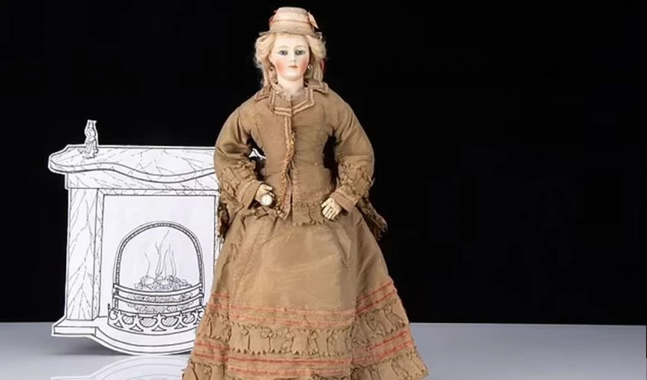 75 yıllık korkunç gözüken bebek koleksiyonu! Dudak uçuklatan fiyata satıldı - 4. Resim