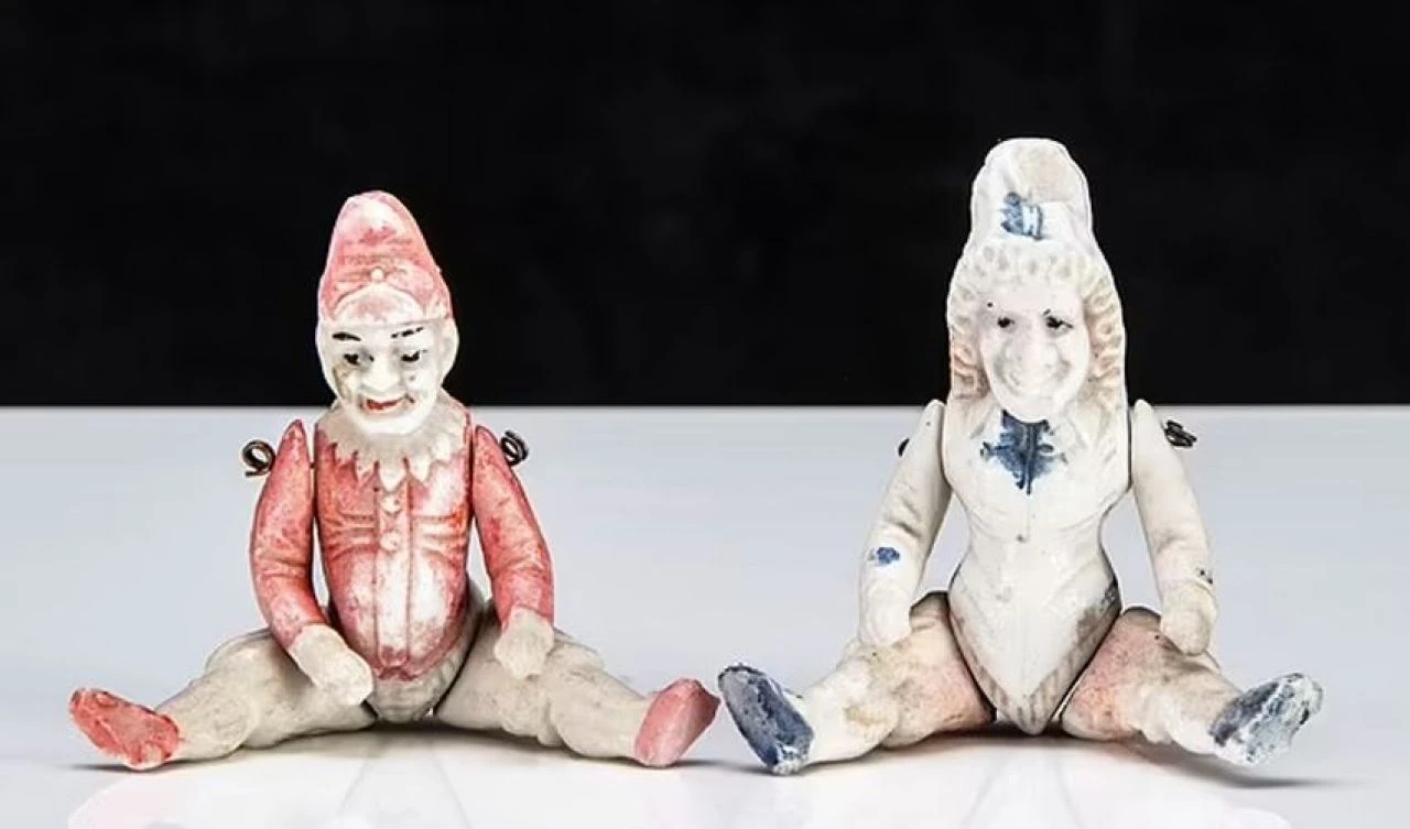 75 yıllık korkunç gözüken bebek koleksiyonu! Dudak uçuklatan fiyata satıldı - 2. Resim