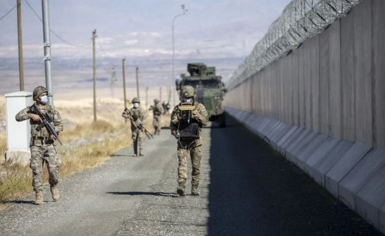 Bakan Güler'den terörle mücadele mesajı: Sürekli operasyon yapacağız - 3. Resim