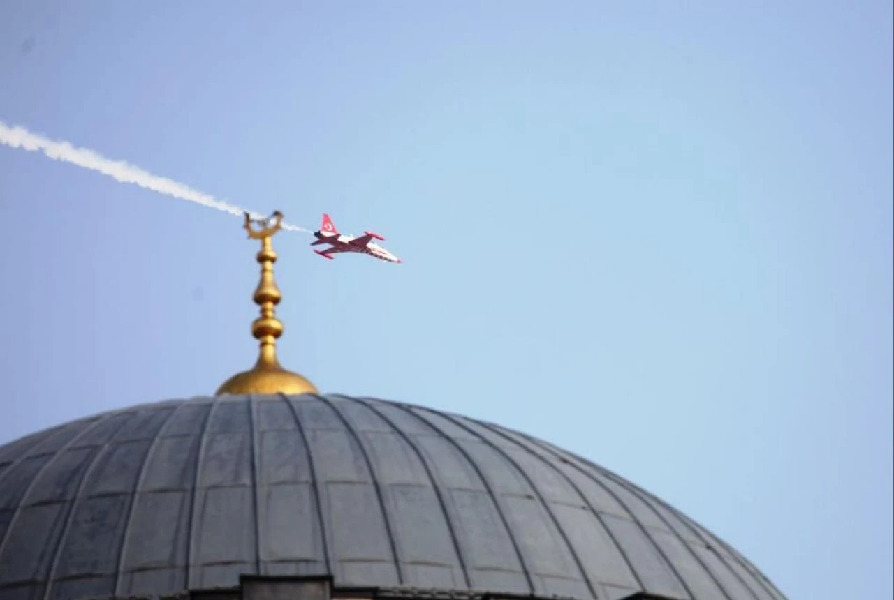 Mevlana'nın şehrinde Solo Türk nefes kesti! Türk Yıldızları'nın prova uçuşu büyük ilgi topladı 