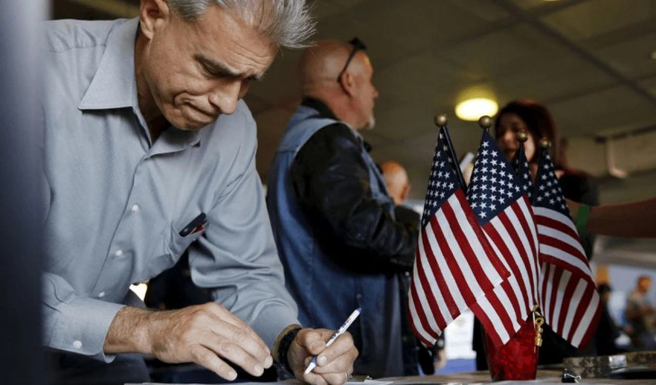 ABD'den gelen veri piyasası karıştırdı! Altın ve dolarda ibre tersine döndü - 1. Resim
