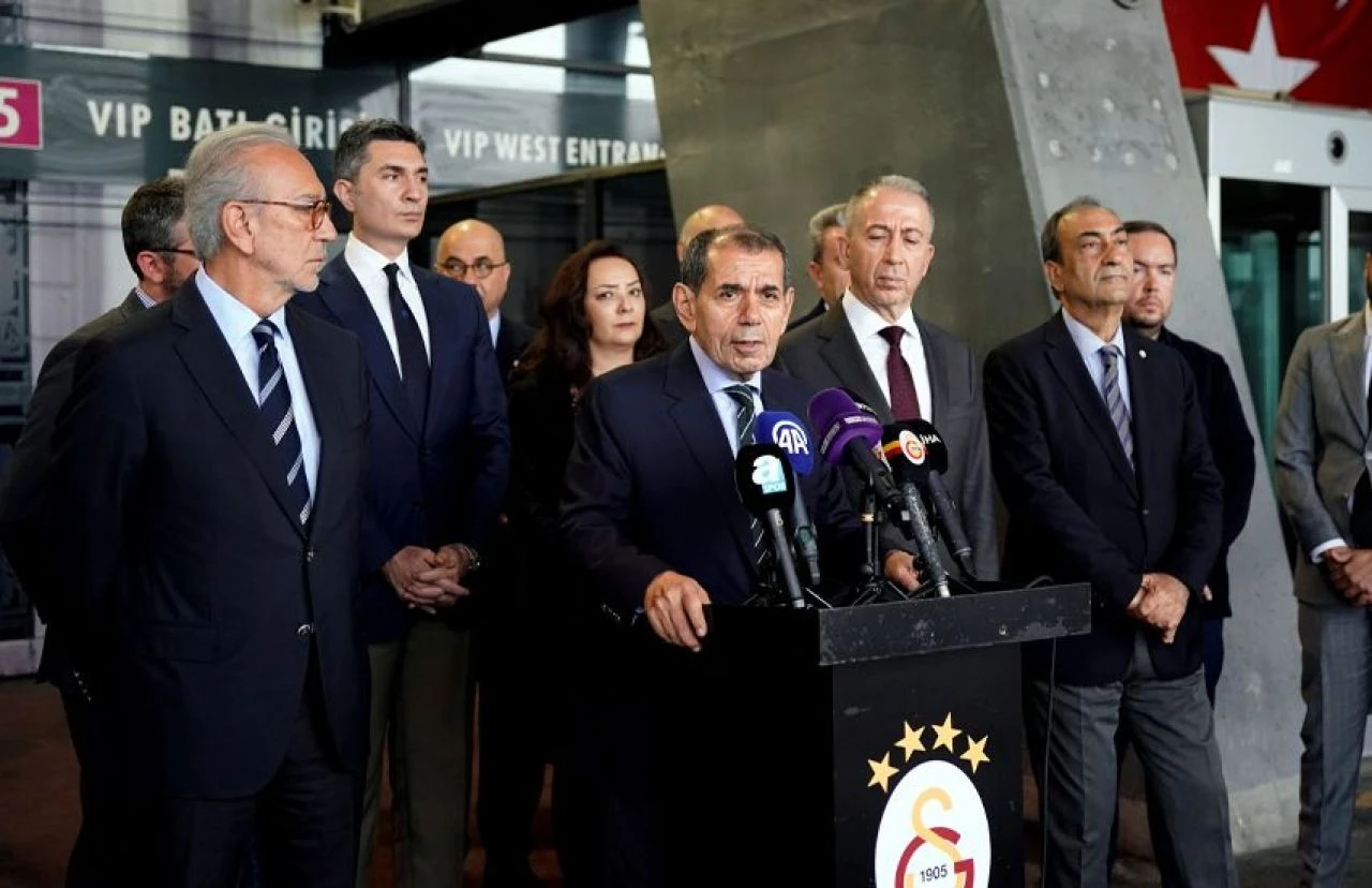 Dursun Özbek yönetim kurulu listesini teslim etti - 1. Resim