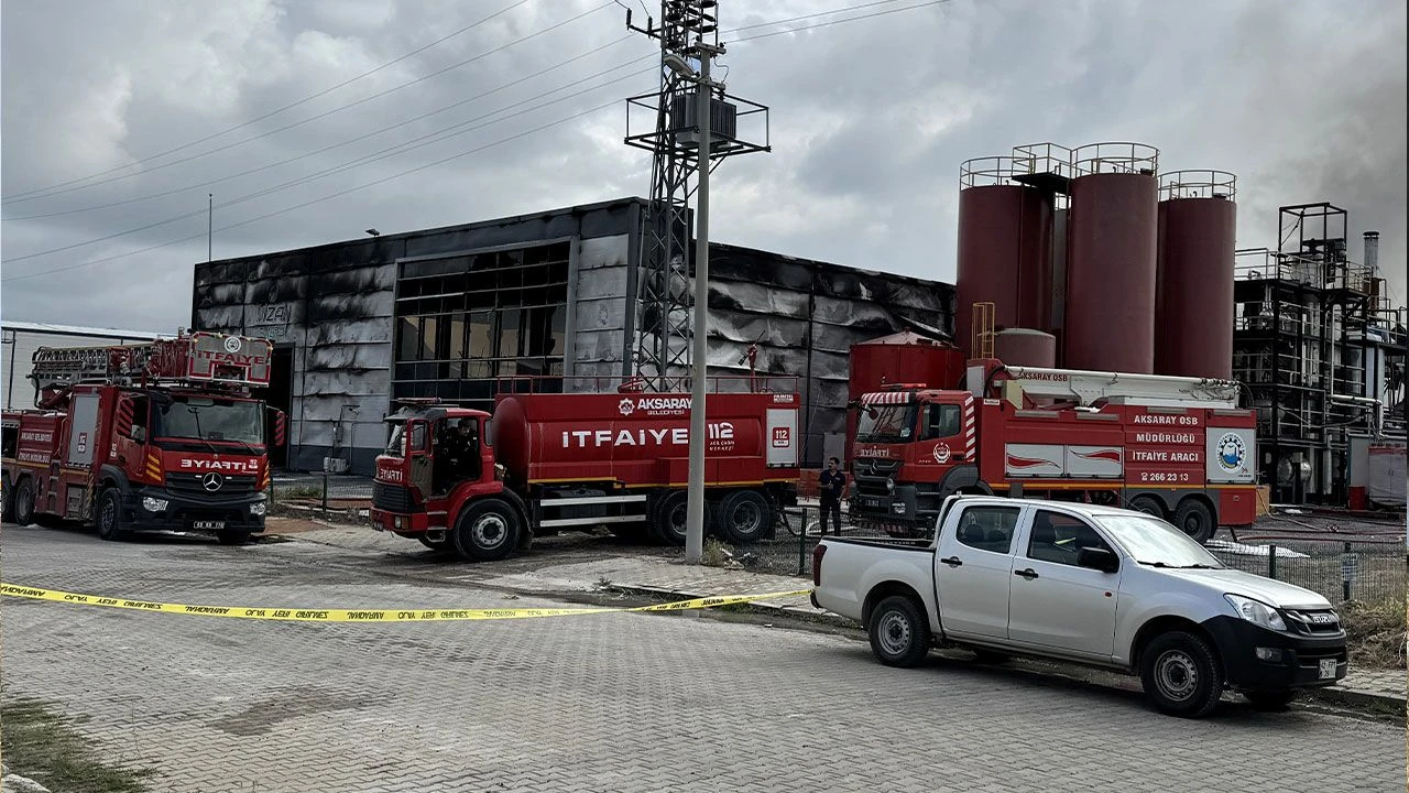 Geri dönüşüm fabrikasında yangın! Patlama sesleri yükseldi