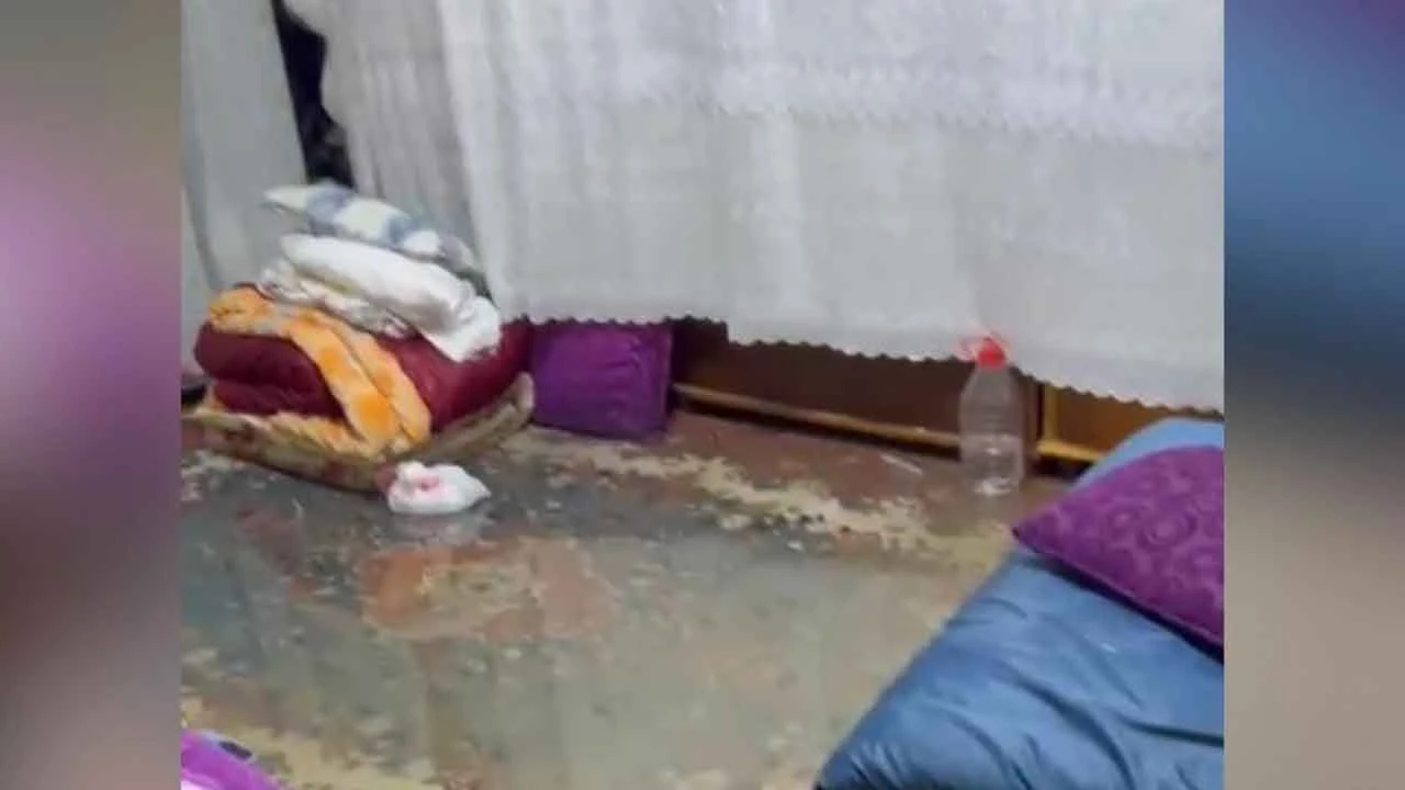 Osmaniye'yi sel vurdu: Araçlar yolda kaldı, evleri su bastı - 3. Resim