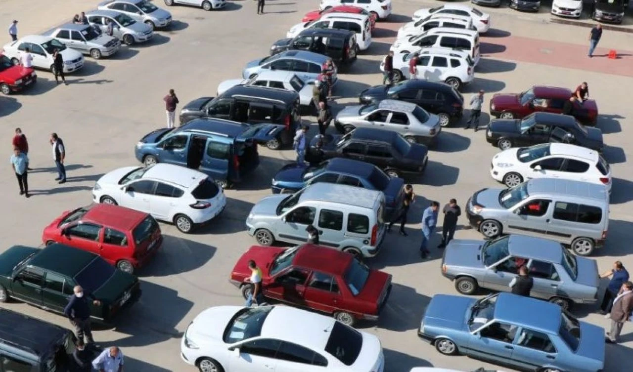 Satışlar düştü, otomobil pazarı iki yıl sonra ilk kez daraldı - 1. Resim
