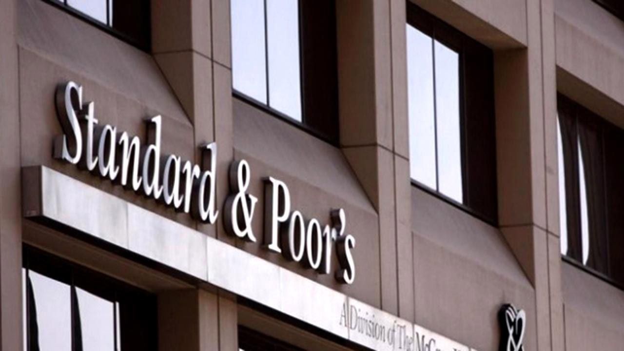 Standard &amp; Poor&#039;s (S&amp;P) Türkiye&#039;nin kredi notunu yükseltti