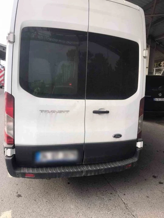 Yıldız Tilbe'ye sivil polis aracına arkadan çarpması nedeniyle takip mesafesi ihlalinden ceza yazıldı