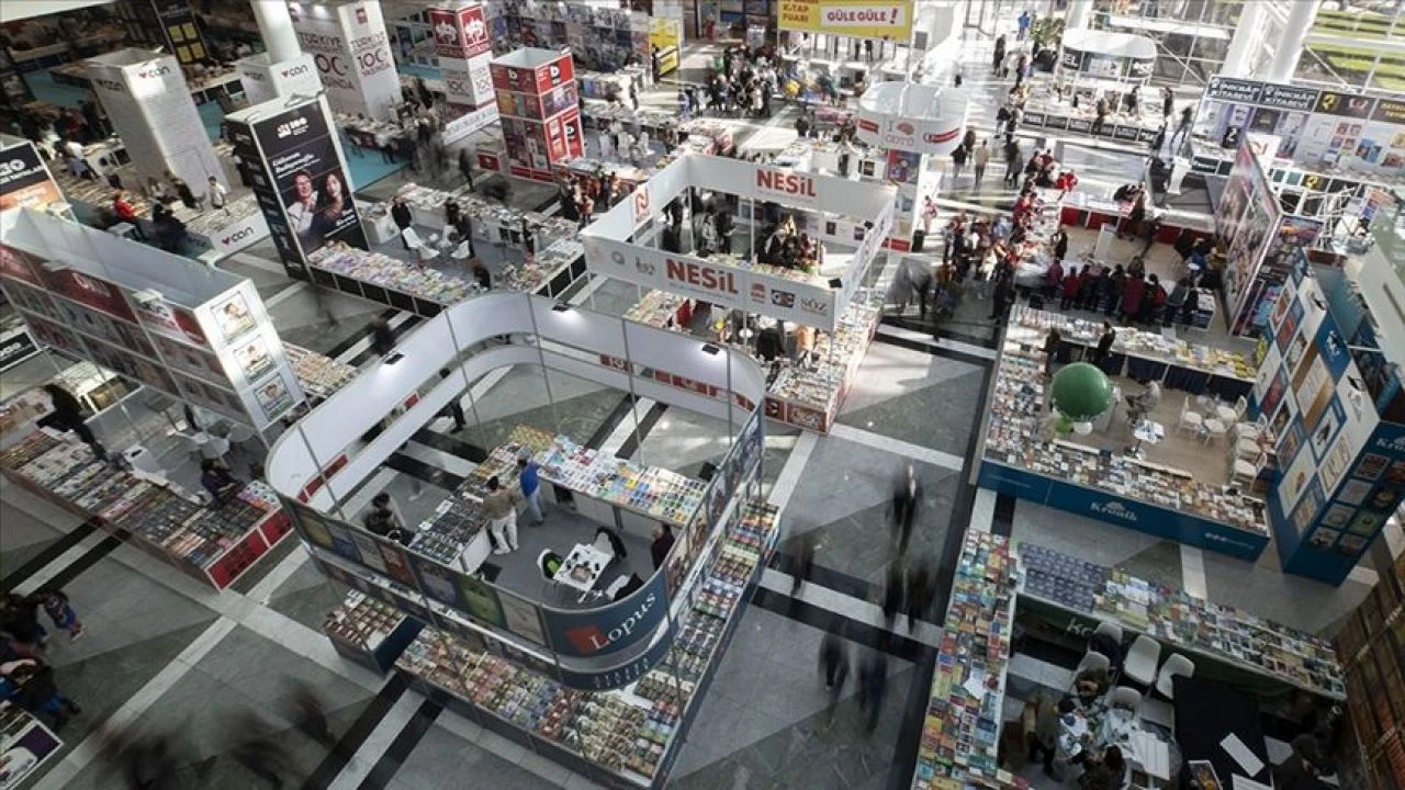 20. Ankara Kitap Fuarı ATO Congresium'da 5 Mayıs'a kadar devam edecek - 1. Resim