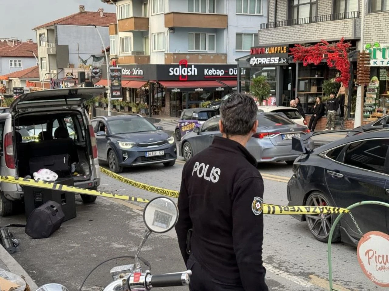 Aracına malzeme yüklerken silahlı saldırıya uğradı