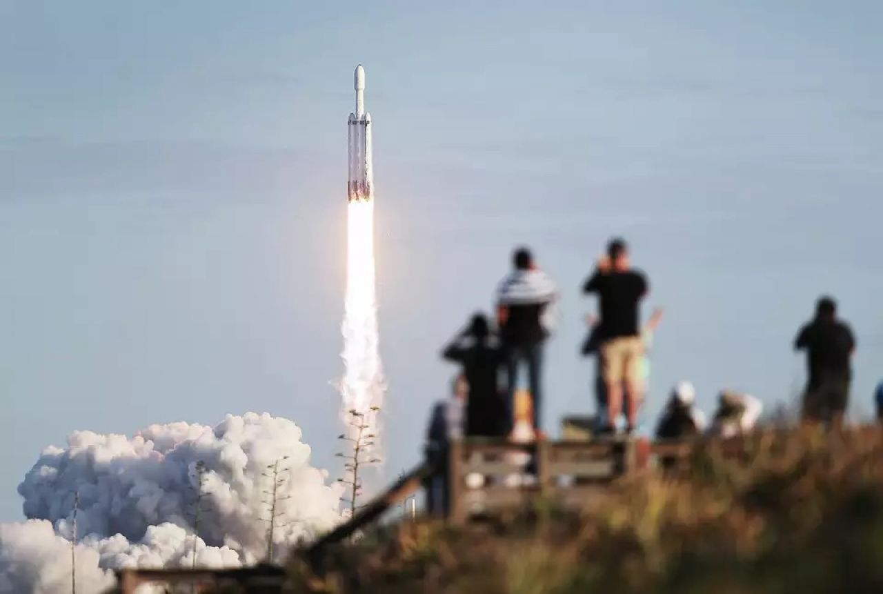 Çantanızı valizinizi hazırlayın! SpaceX, Ay ve Mars'a yolculuk için rezervasyonlara başladı - 1. Resim