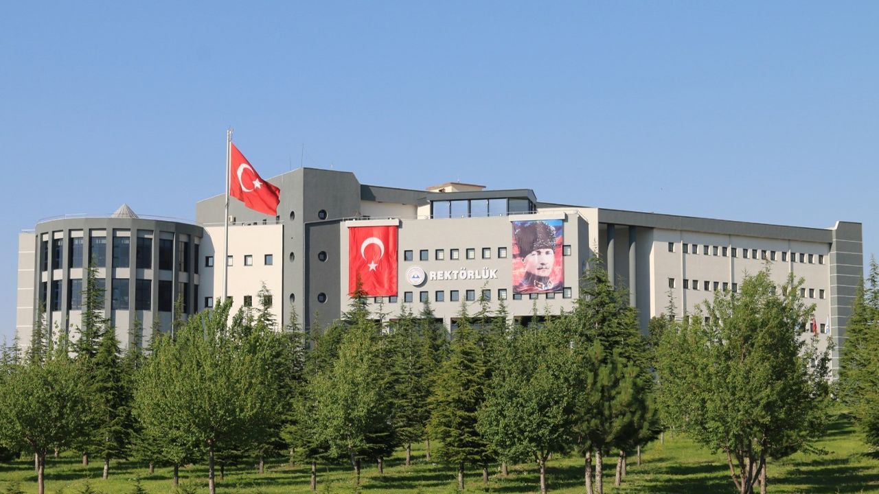 Erciyes Üniversitesi&#039;nin büyük başarısı! 2024&#039;ün en iyi Asya Üniversiteleri sıralamasında yer aldı