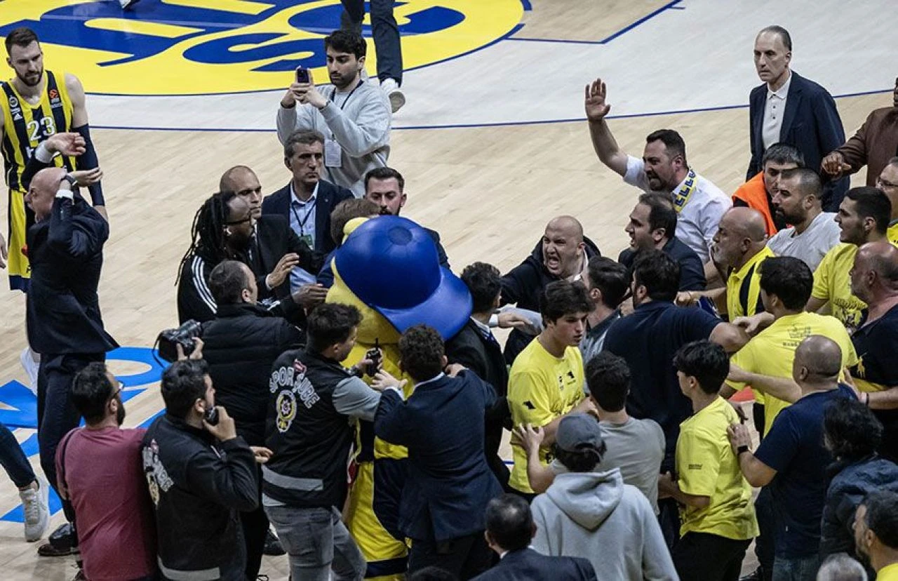 Fenerbahçe Beko-Monaco maçı sonunda ortalık karıştı! - 1. Resim
