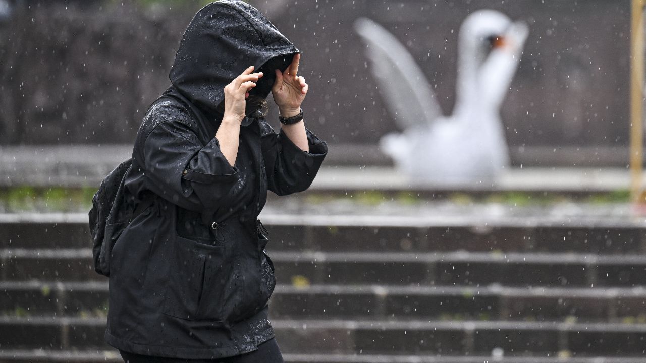 Meteoroloji&#039;den sarı kodlu uyarı! 21 il için alarm verildi! İşte 4 Mayıs il il hava durumu...