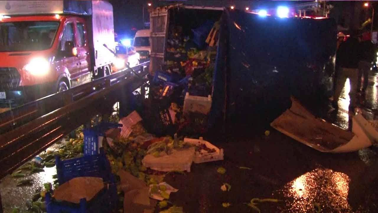 Pendik'te 3 araç birbirine girdi: 4 yaralı