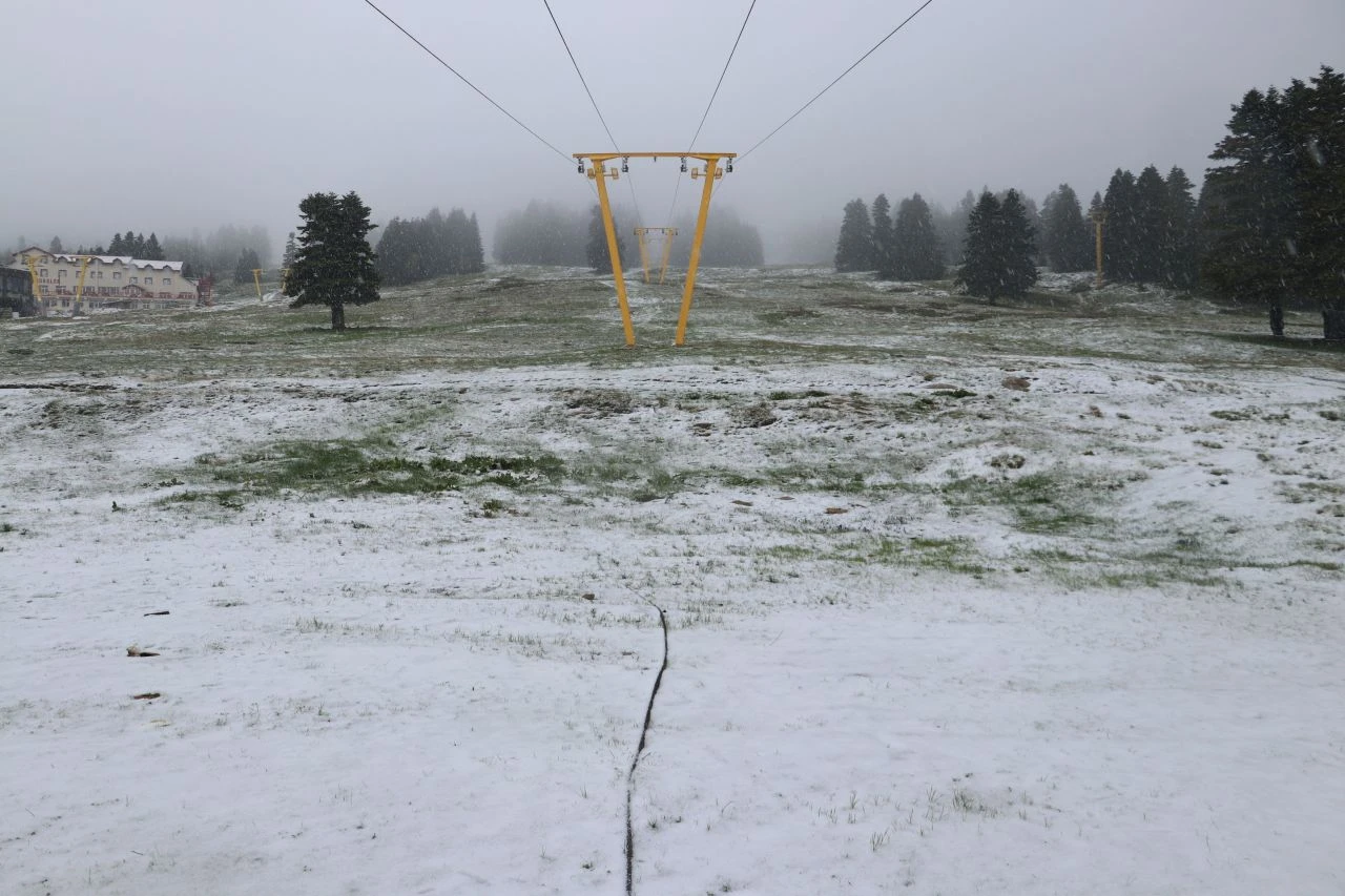 Uludağ'da mayıs ayında kar sürprizi