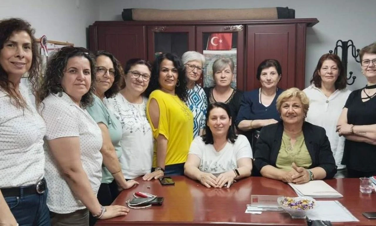 CHP lideri Özel'in memleketinde toplu istifa - 1. Resim