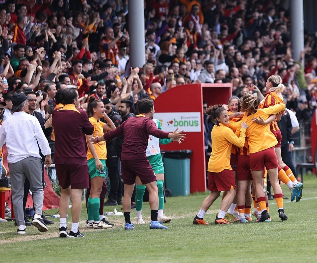 Galatasaray Süper Lig şampiyonluğunu resmen ilan etti - 2. Resim