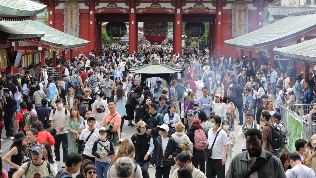 Yen değer kaybetti, dev metropol turist rekoru kırdı