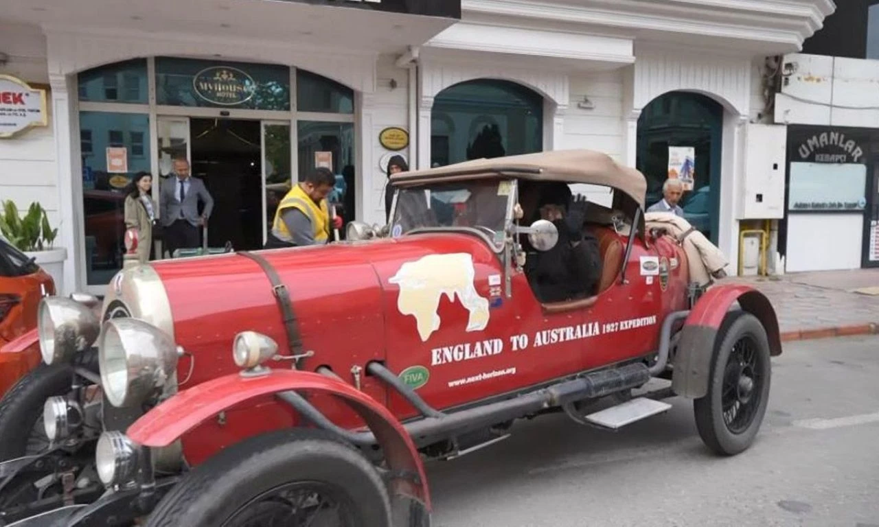 Asırlık otomobille dünya turu... Şimdi durakları Samsun