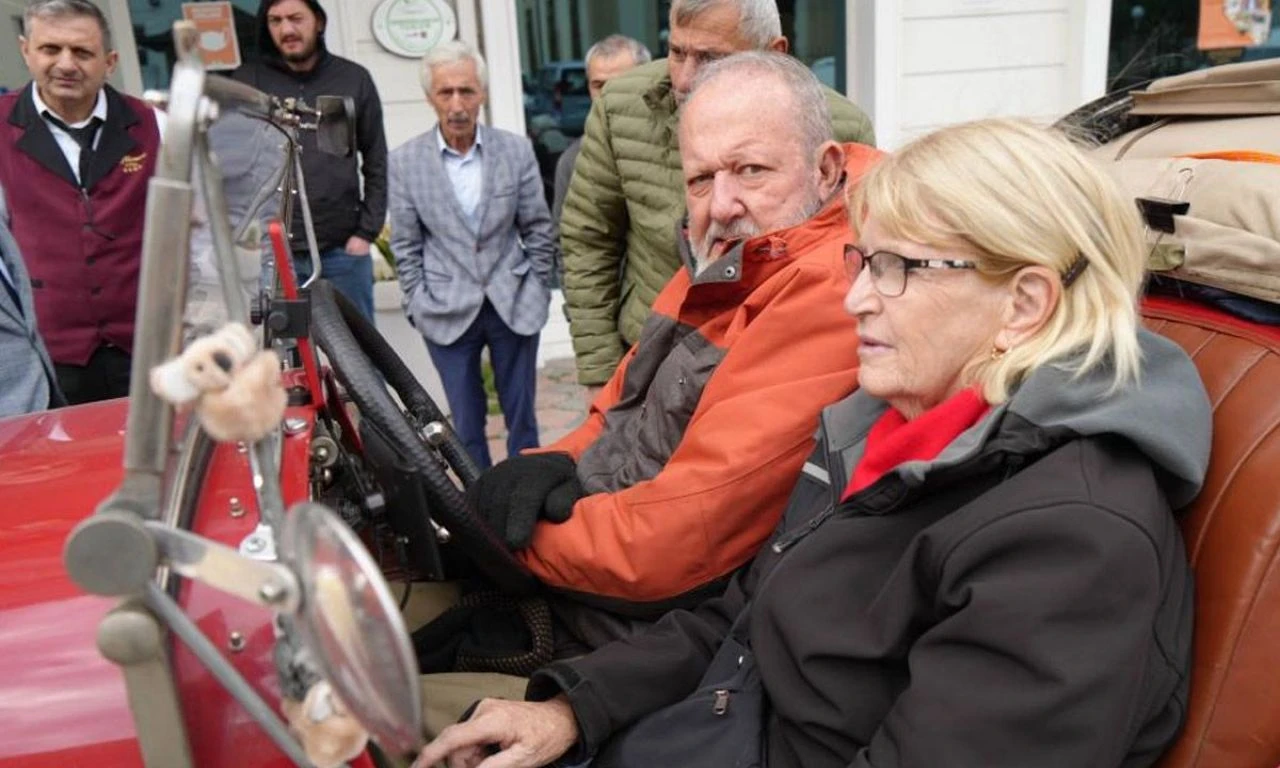 Asırlık otomobille dünya turu... Şimdi durakları Samsun