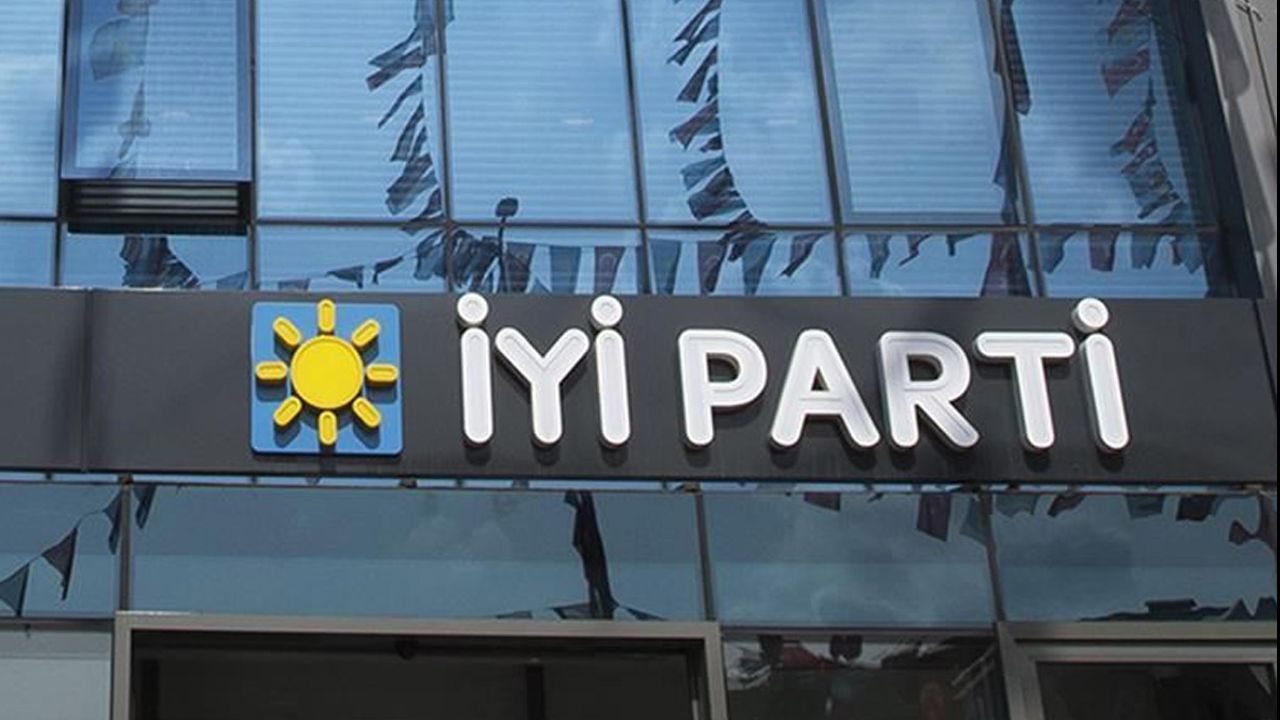  -İYİ Parti'de 'Trabzon' depremi