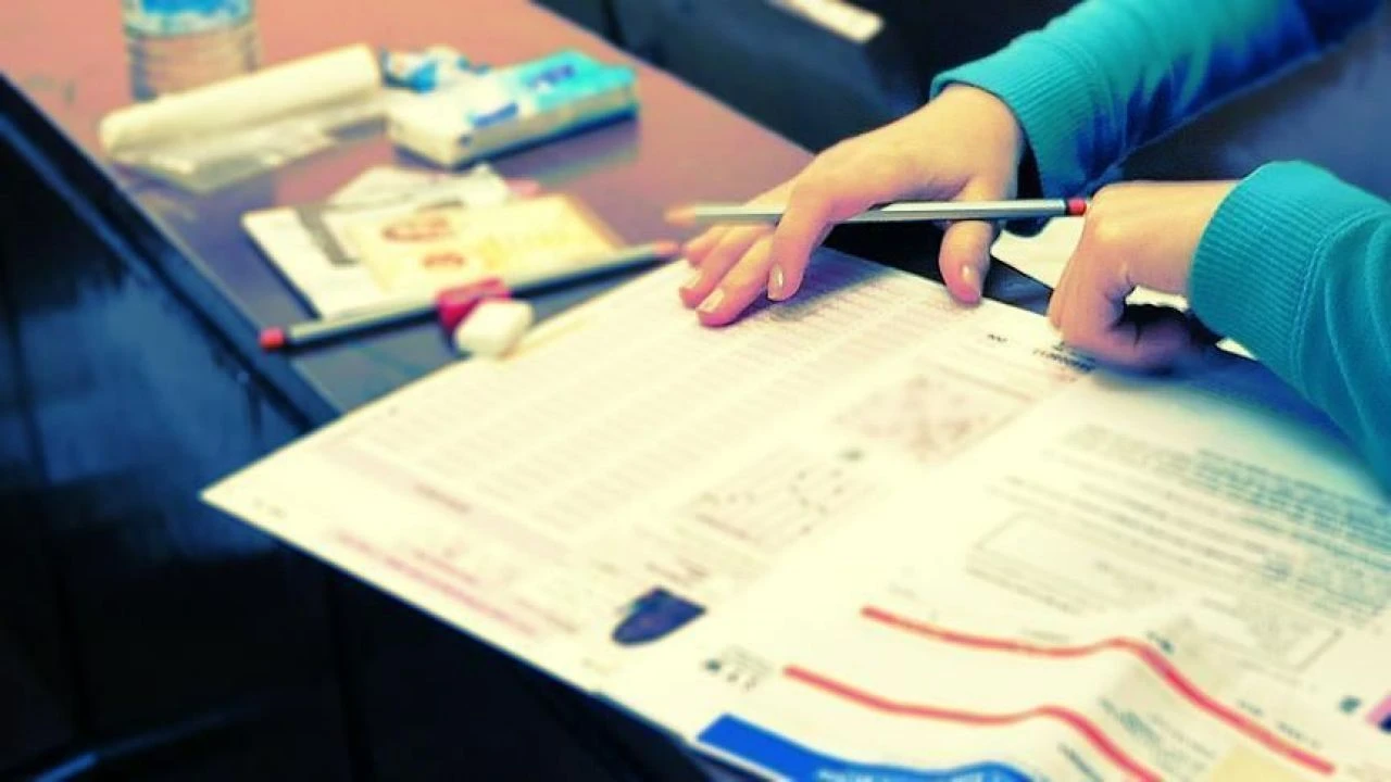 KPSS Önlisans sınavında 60 genel yetenek ve 60 genel kültür sorusu bulunuyor