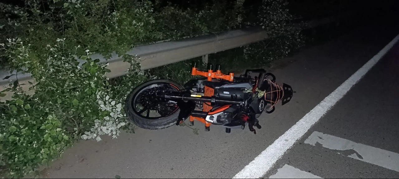 Sakarya'da motosiklet gencin sonu oldu: 200 metre sürüklendi - 1. Resim