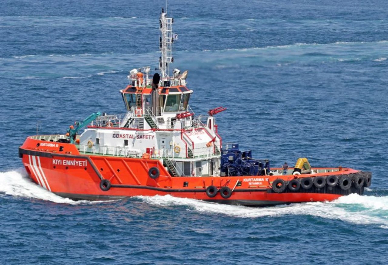 Son dakika! İstanbul Boğazı'nda endişe veren olay! Gemi trafiği geçici olarak askıya alındı