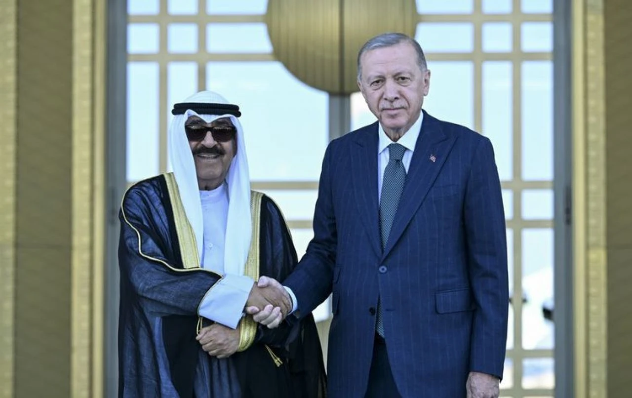 Cumhurbaşkanı Erdoğan, Kuveyt Emiri'ni törenle karşıladı 