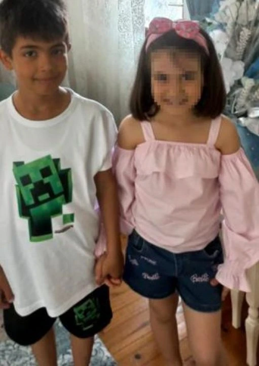 Kahreden görüntü: Okuldan çıkıp el ele eve giden kardeşleri kaza ayırdı