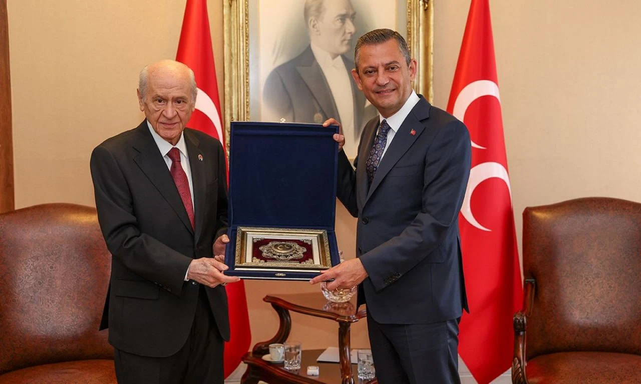 Son dakika! Bahçeli ile ne görüştü? Özgür Özel bütün detaylarıyla paylaştı