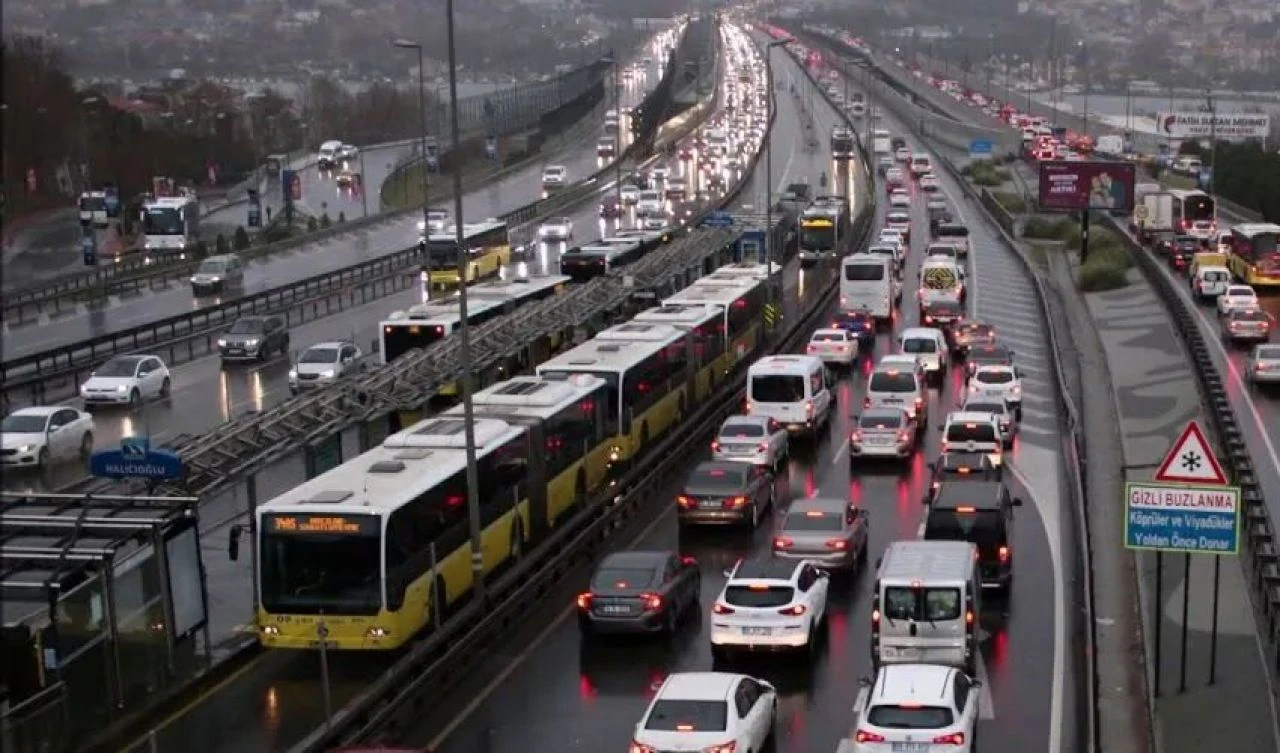 Tüm araç sahiplerini ilgilendiriyor, TSB'den trafik sigortası için çağrı - 1. Resim