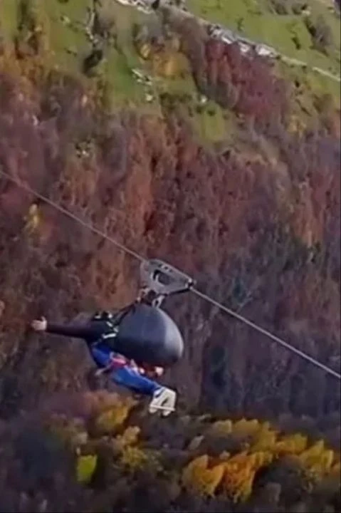 Zipline faciası! Uçuş deneyimi felaketi oldu - 2. Resim