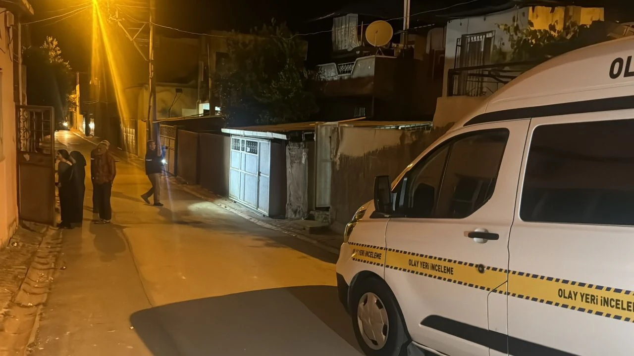 Adana'da kızını taciz eden kişiyi evinin önünde öldürdü - 1. Resim