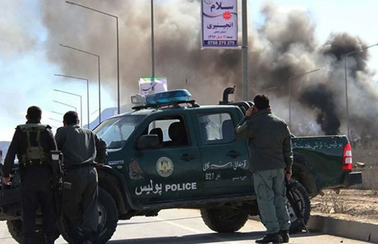 Afganistan’da bir bombalı saldırı daha: 3 polis öldü! - 1. Resim