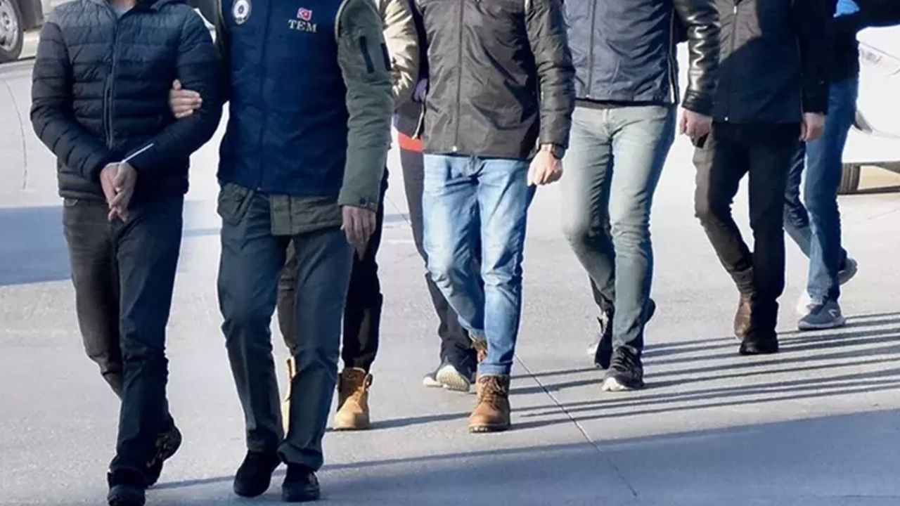 Ankara&#039;da FETÖ operasyonu! 15 firari yakalandı